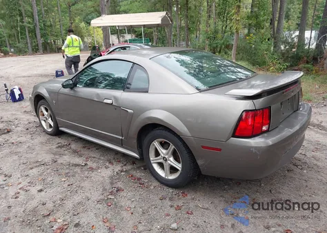 2001 Ford Mustang z USA, uszkodzony, nr VIN 1FAFP40481F122965